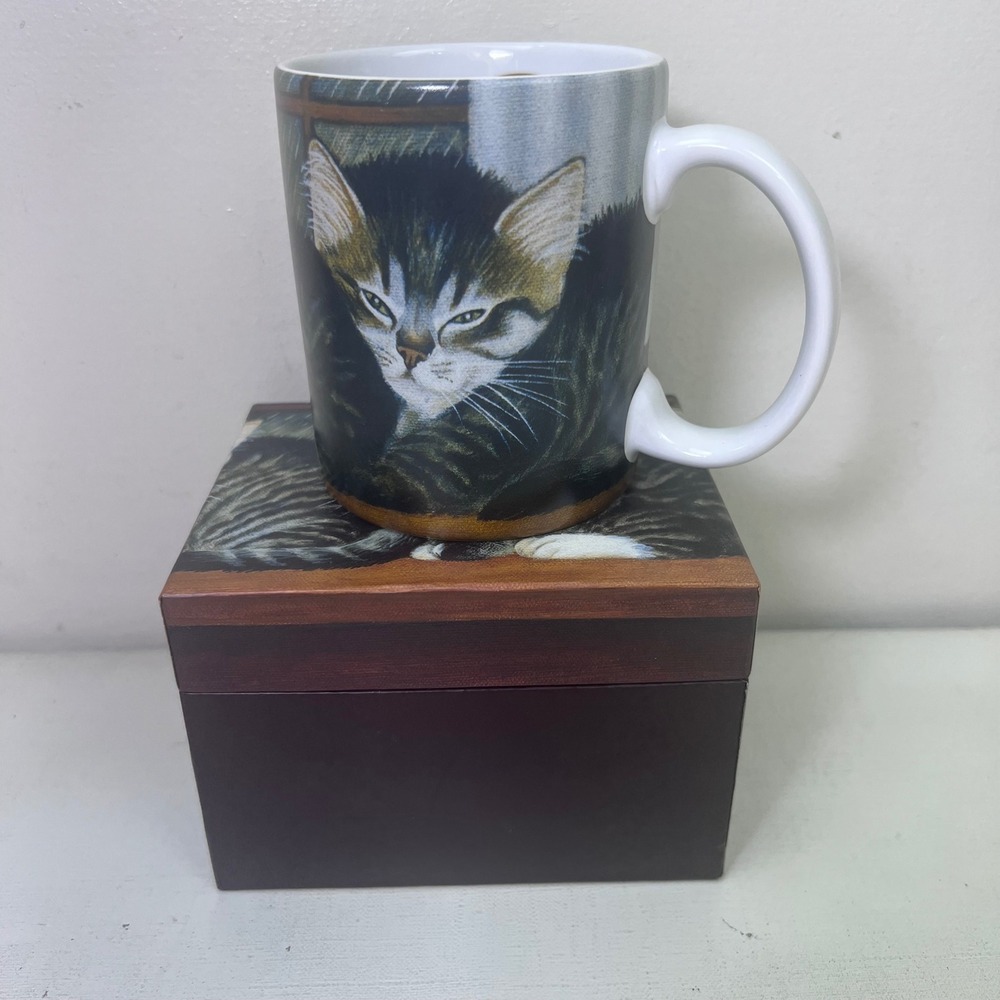 Lang and Wise Lowell Herrero Tabby Cat Ceramic Mug with Box 1998 LH#8‎